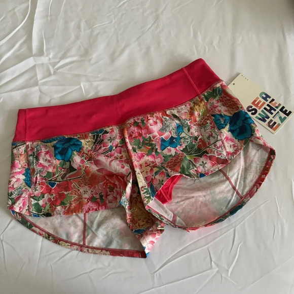 🆕🌸 Lululemon Seawheeze 2018 Speed Up Shorts 2.5” Floral Cherry Blossom - Picture 1 of 7